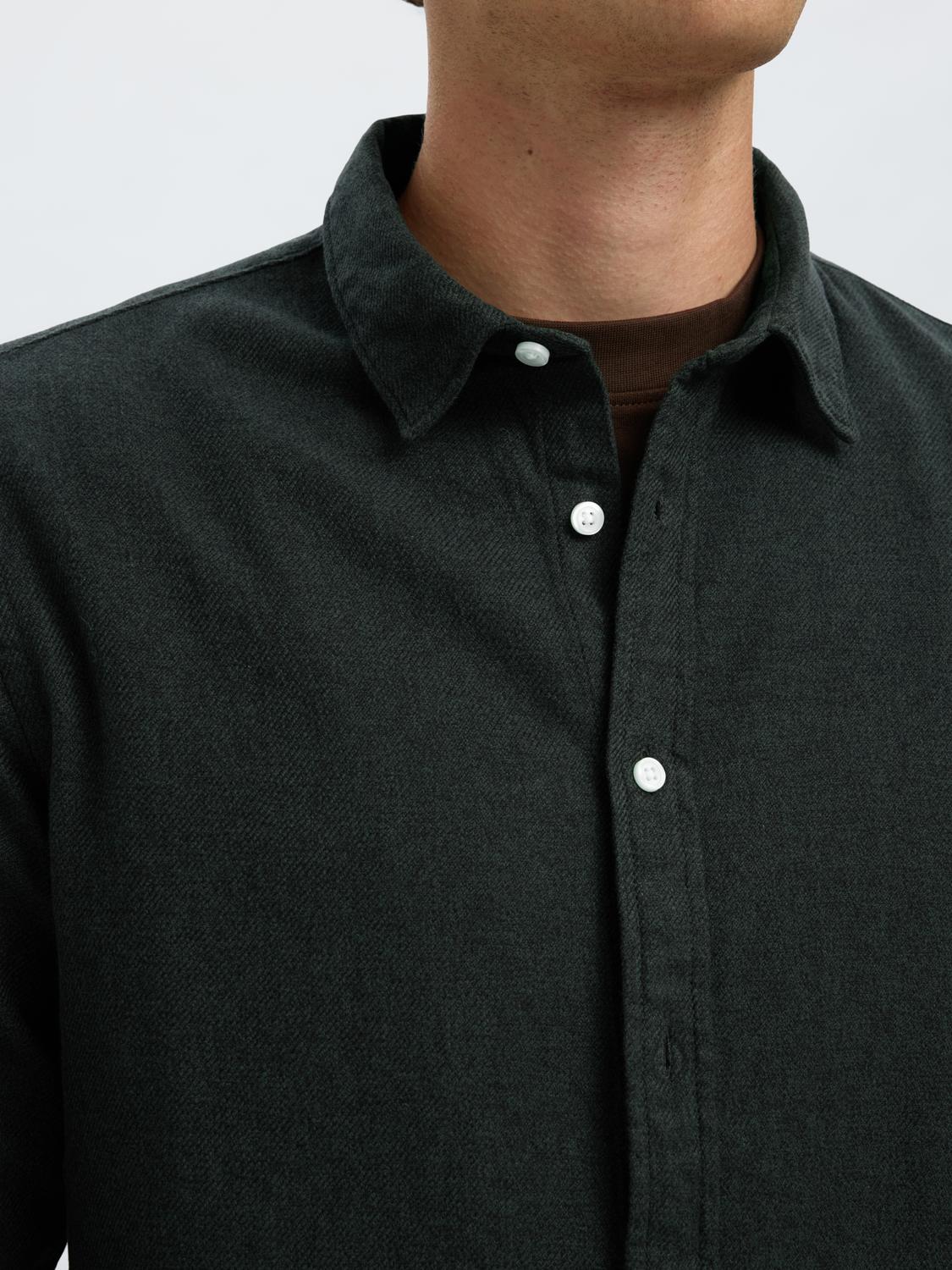 model_shot-detail